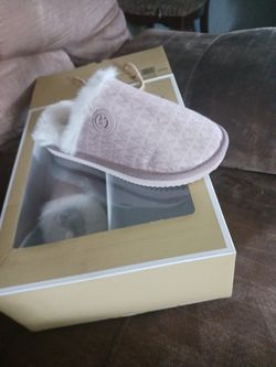 Mk Slippers Size 5