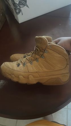 Air Jordan 9 Retro Boot NRG in the Wheat/Baroque Brown does have light scuffing