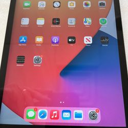 iPad 8th generation Wi-Fi 128 GB updated unlocked Apple Pencil compatible great condition