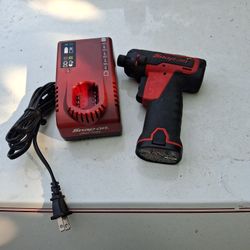 Used Snap-on impact drill, but in very good condition, works very well. It only comes with one battery, as seen in the photo. 
