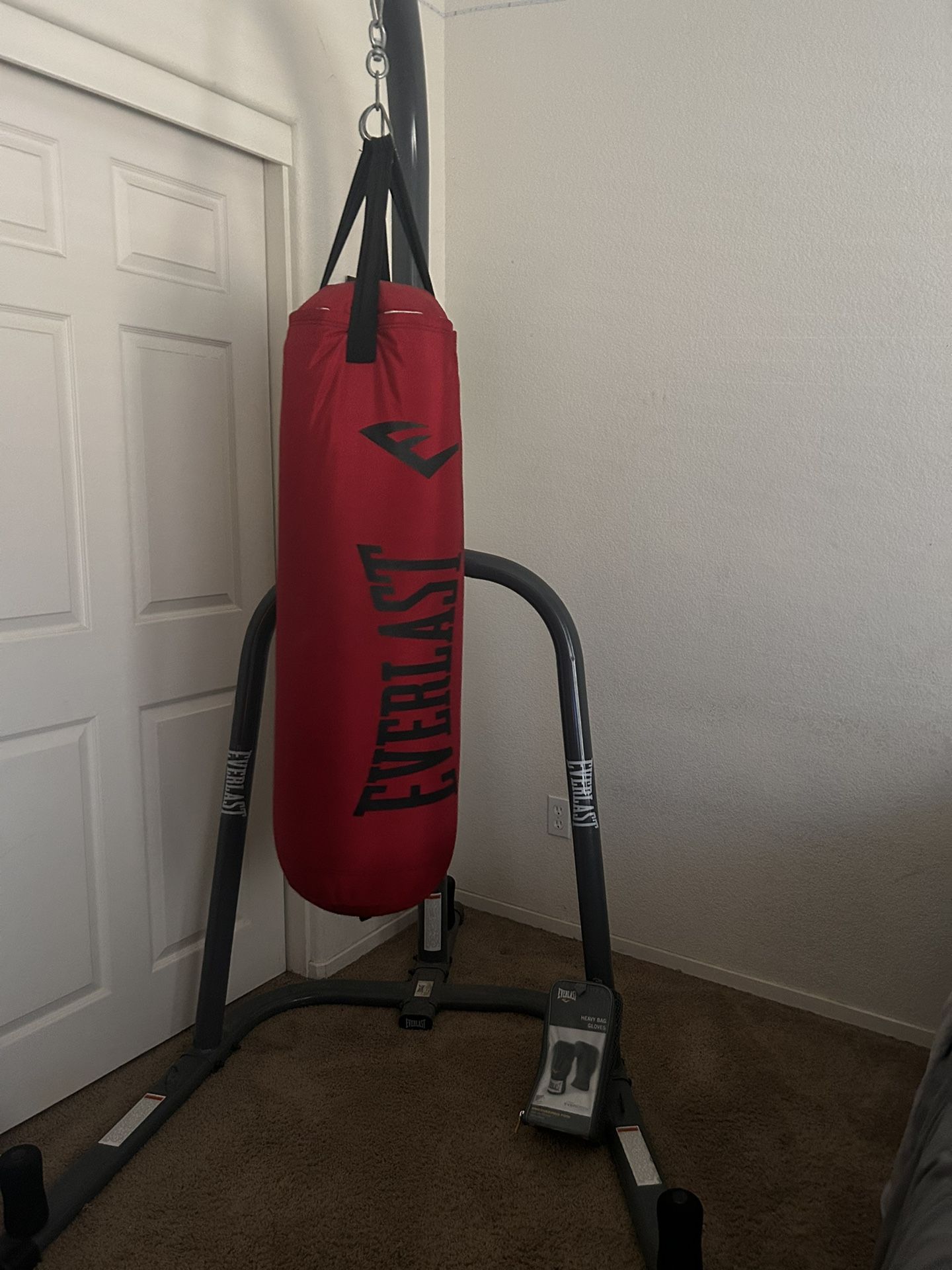 Everlast Heavy bag And Stand 
