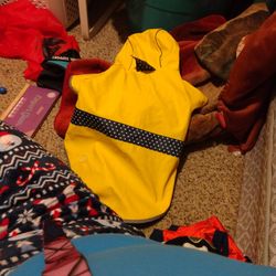 Rain Coat For A Medium Dogs 