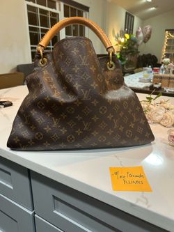 Louis Vuitton Arsty (For sale or trade for another Louis Vuitton purse) read description below!