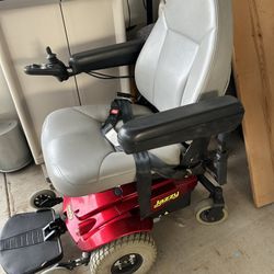 JAZZY BY PRIDE ELECTRIC MOBILITY WHEELCHAIR/ SCOOTER