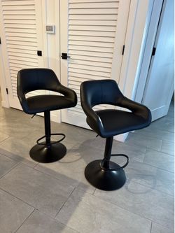 2 Counter chairs