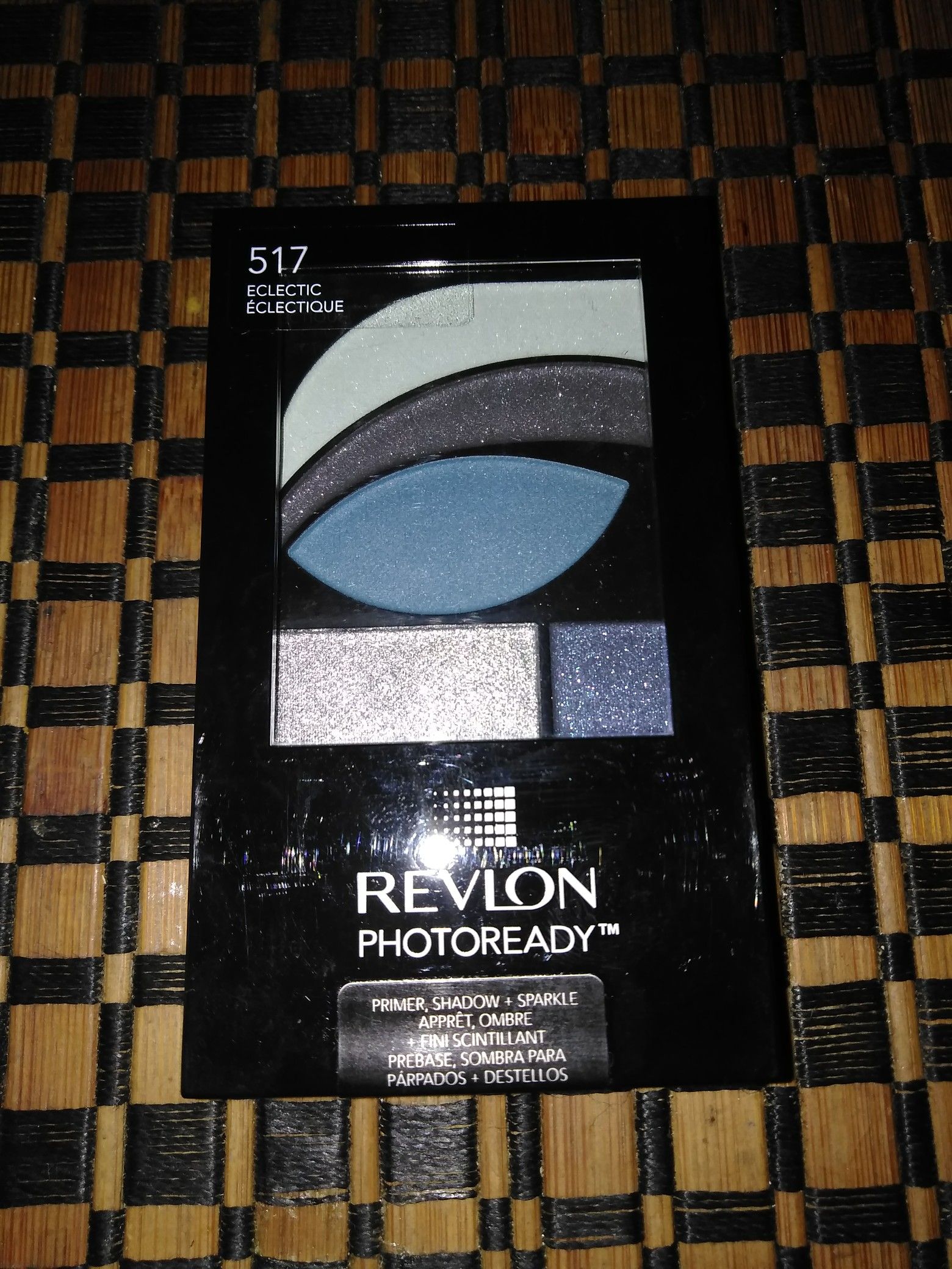REVLON & JOAH EYE SHADOW