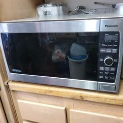 Microwave Panasonic Turns On But Doesn't Rotate 