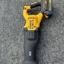 Dewalt SAWZALL dCS384 (used Once)