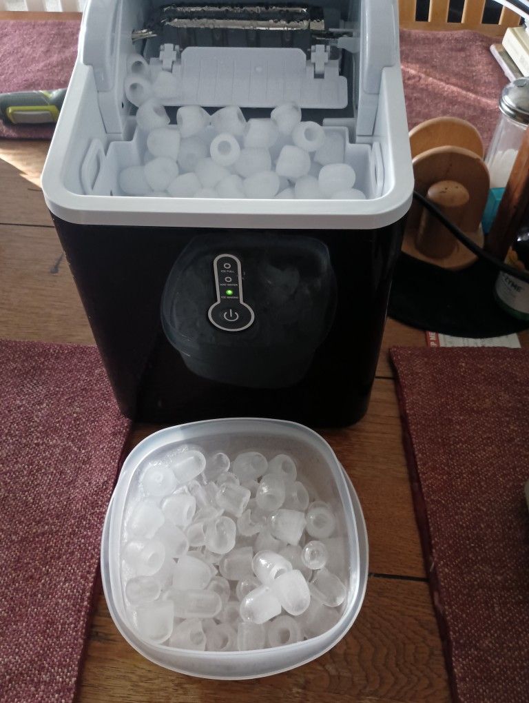 Kismile Countertop Ice Maker