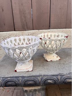 White lattice urn pedestal vases / bowls