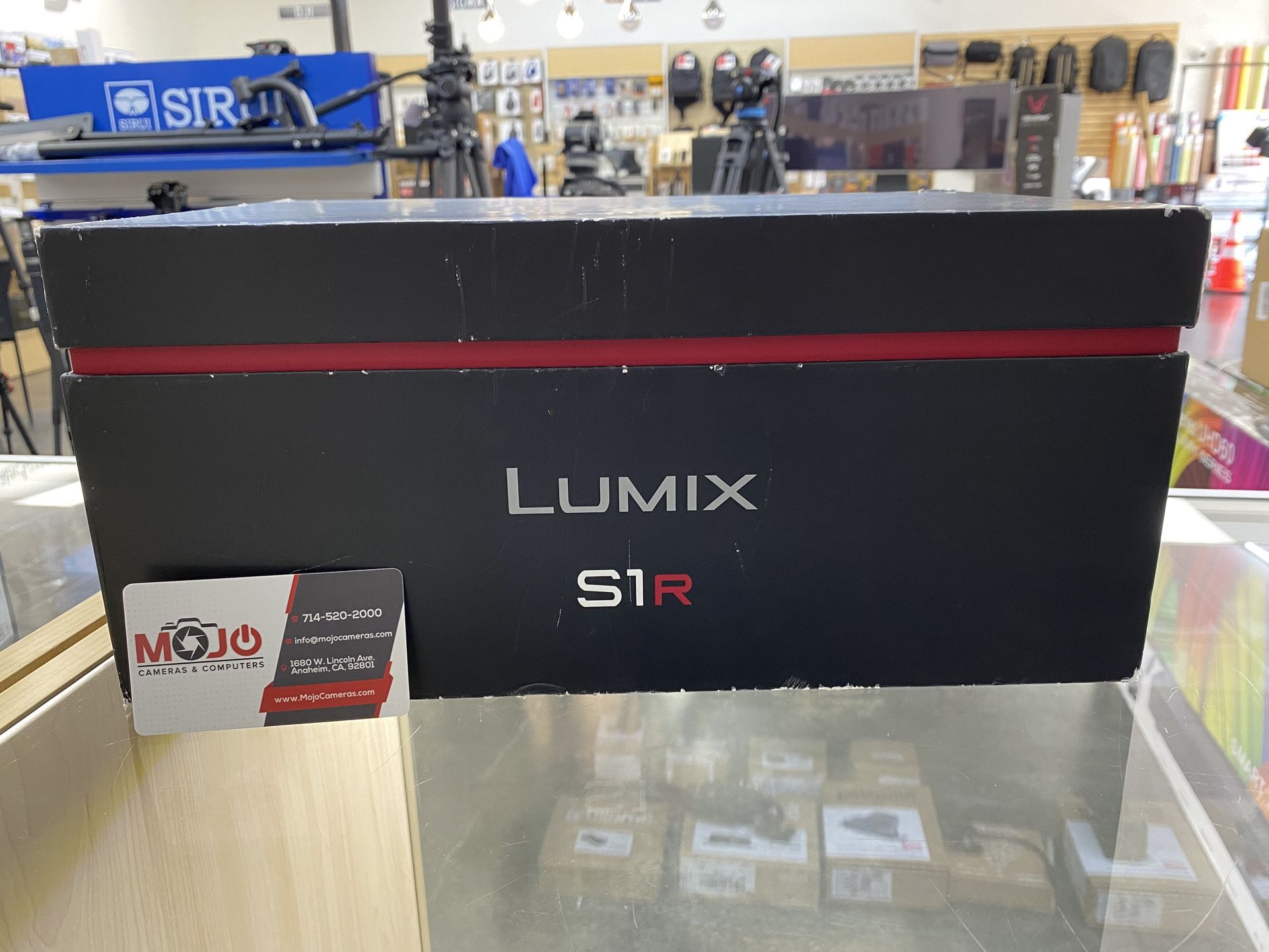 Panasonic Lumix S1 R W/ 24-105 F/4 Kit Lens
