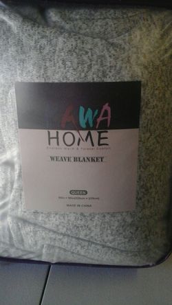 KAWA HOME Weave Blanket Queen Size Gray/White in color