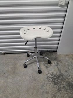 Chair - adjustable height saddle seat
