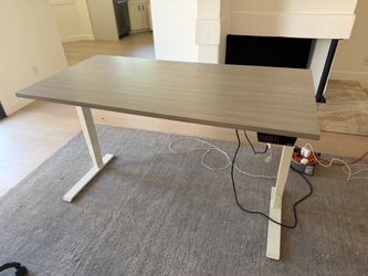60” x 30” HEIGHT ADJUSTABLE DESK – GRAY TOP / WHITE LEGS