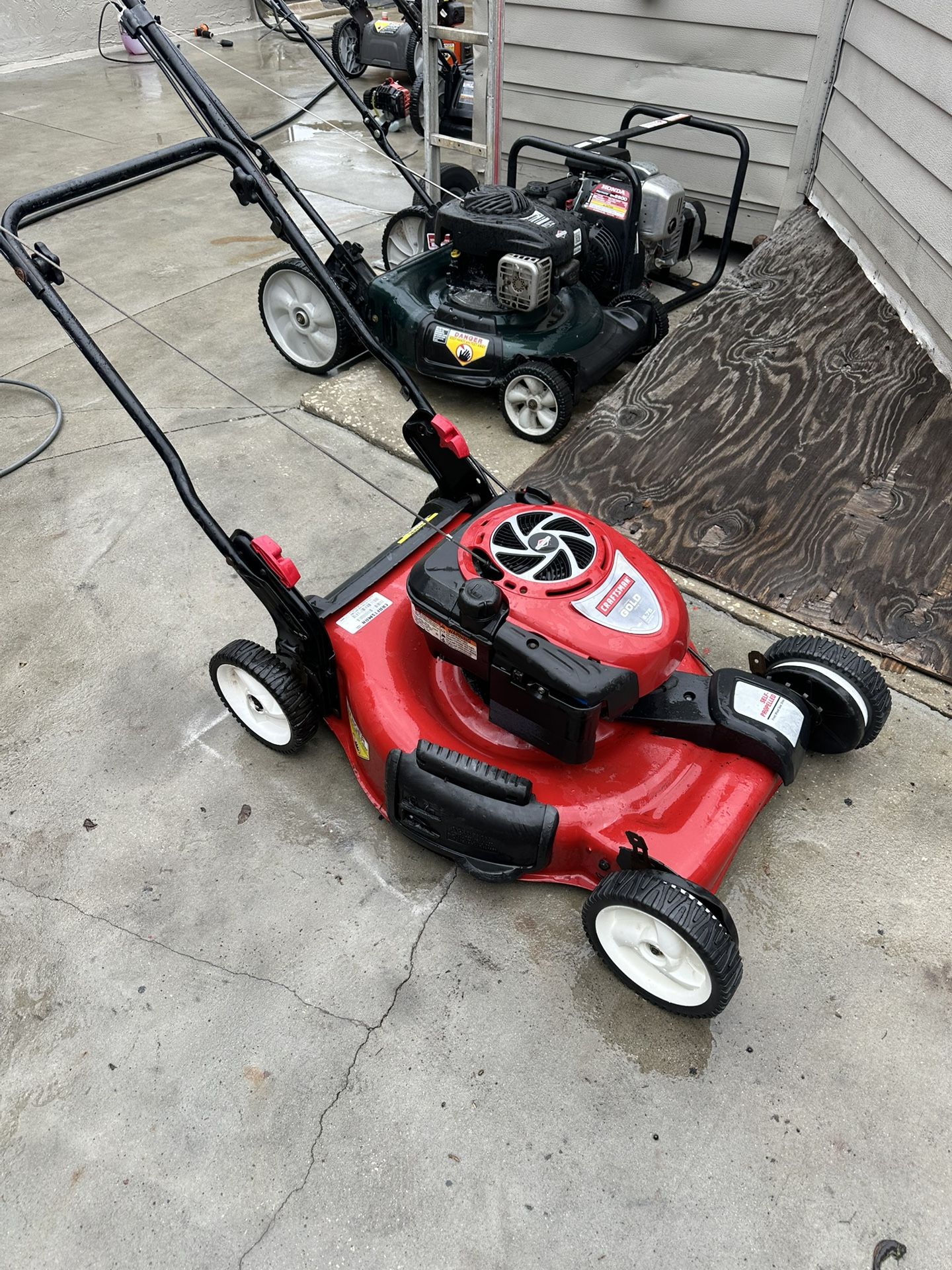 Craftsman Self Propelled Mower READ DESCRIPTION