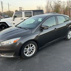 2016 Ford Focus SE Hatchback