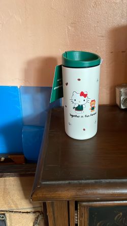 Hello Kitty Tumbler X Strabucks