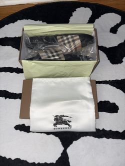 Burberry Slides – Size 8.5 Men / 10 Women – Brand New w/ Box