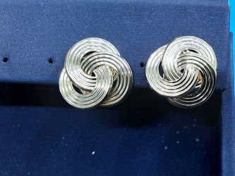 Filigree Earrings - Yellow Gold 10k (.417) 1.2 grams