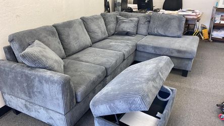 New Sectional Couch with Storage Ottoman! Free Delivery 🚚!