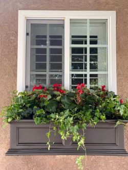 3 Window box planters