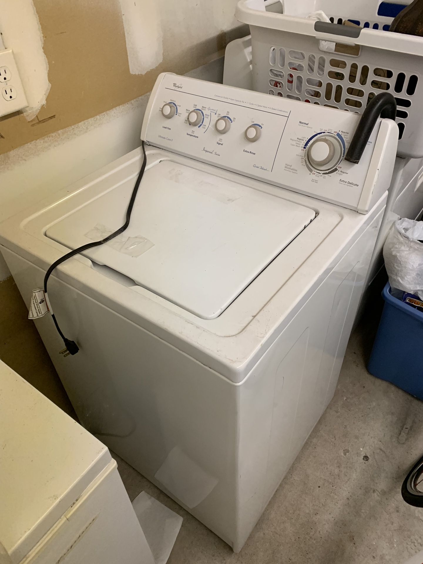 Whirlpool washer and electric dryer