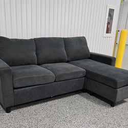 SECTIONAL COUCH WITH CHAISE THAT CAN BE ARRANGED LEDT OR RIGHT SIDE 