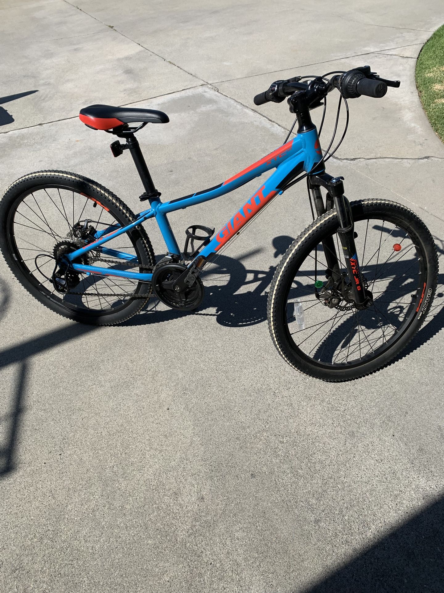 Giant XTC Junior Mountain Bike