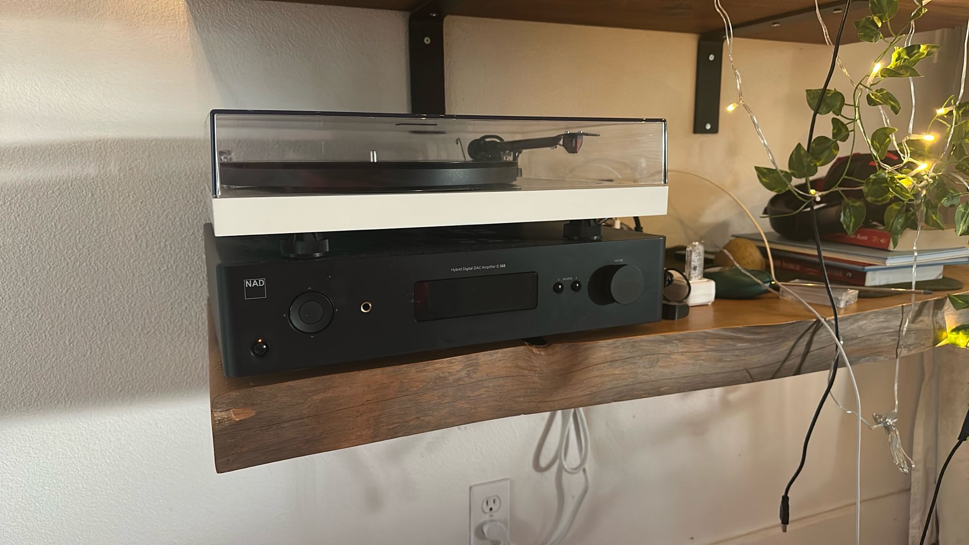 NAD Hybrid Digital DAC Amplifier C 368 - Blu OS & Bluetooth Steaming