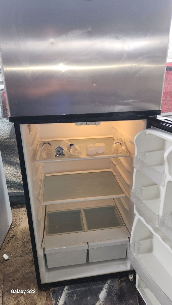 Whirlpool Fridge Apt Size 30 By 66 High Works Good