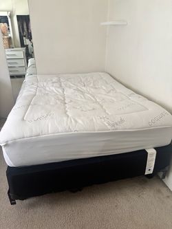 Full size bed