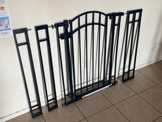 Summer by Ingenuity Doorway 48W Black Metal Adjustable Pet Gate 29-46” Length x 36” Height