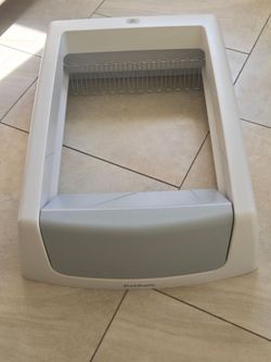 PetSafe ScoopFree Self-Cleaning Automatic Cat Litter Box - Like New