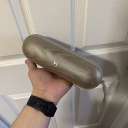 Beats Pill 