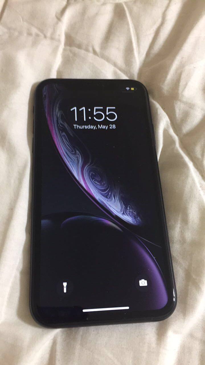 AT&T IPhone XR 128 GB