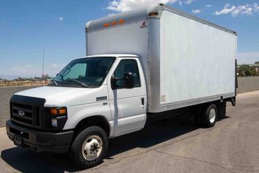2011 Ford E350 Super Duty Cutaway