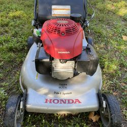 Honda 21 Inch 3-in-1 Gas Lawn Mower With Smart Drive Control