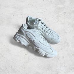 LIKE NEW New Balance 1000 White Sneakers men’s size 9