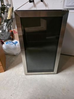 102-Can Beverage Refrigerator