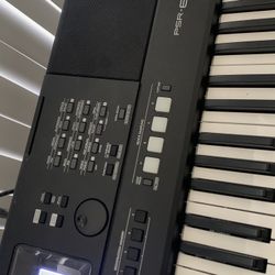 Yamaha Psr473. 