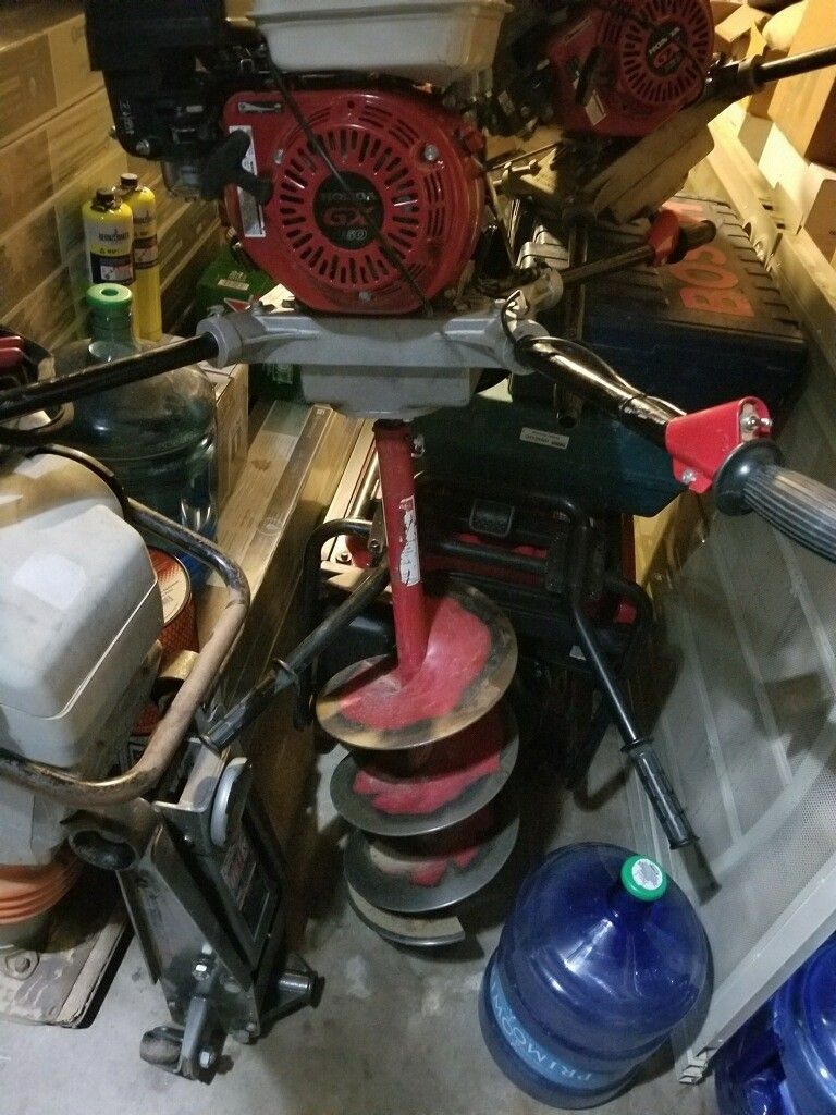HONDA 4 STROKE GAS AUGER