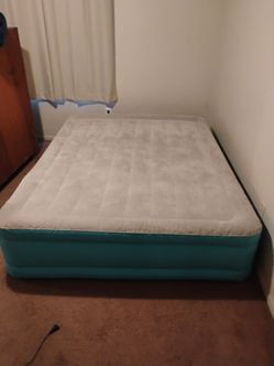 Queen size air mattress