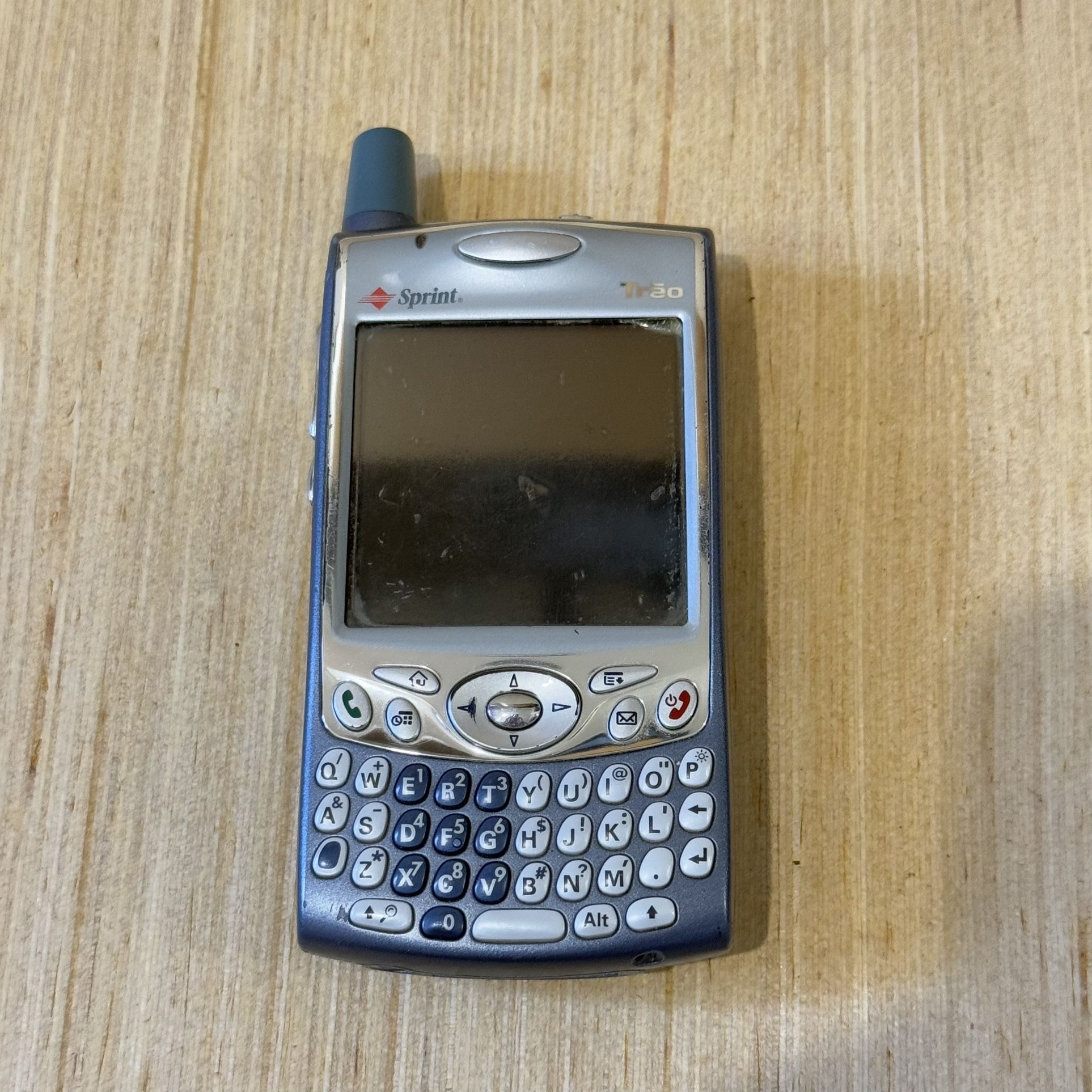 Palm Treo 650 Bluetooth 2.4" Sprint Cellular Phone Used-UNTESTED “Read Below”