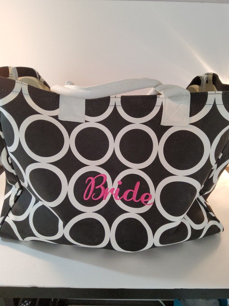Brand New Must Have For The Bride . Great For All Last Minute Stuff . Size . 12"× 19. "