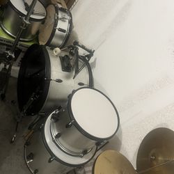 Complete Beginner drumset  