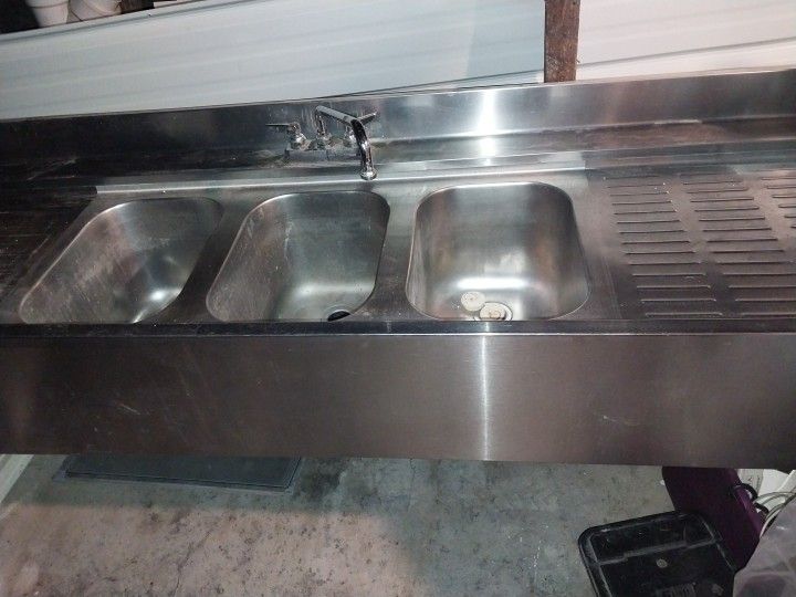 Comercial Sink Utility 