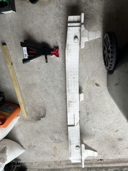 Infiniti G37 G35 Bumper Support