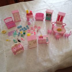 Barbie/ Kelly's Dollhouse Furniture 