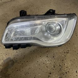 2019 Chrysler 300 headlight HID Xenon 
