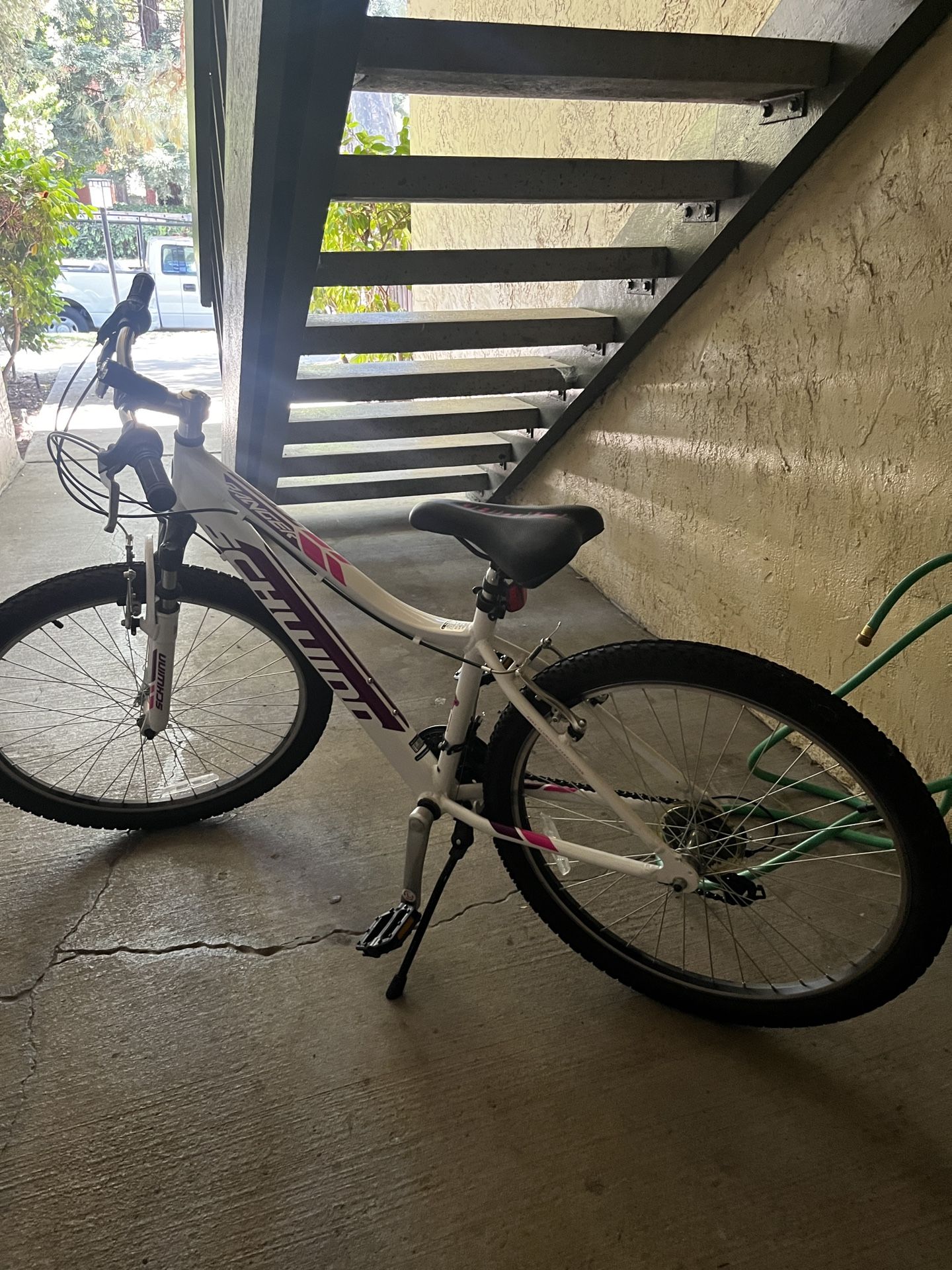 Schwinn Ranger mountain Pro Bike Woman’s 26’ tires 